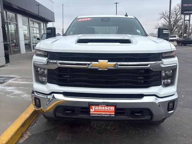 2025 Chevrolet Silverado 2500HD 4WD Crew Cab Standard Bed LT