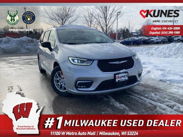 2024 Chrysler Pacifica Touring L for sale in Milwaukee, WI