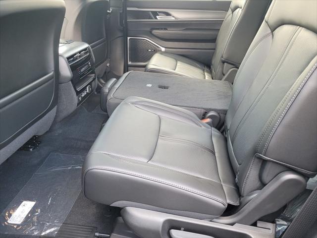 2026 Jeep Grand Wagoneer 4x2