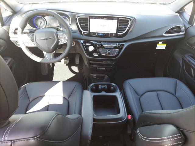 2026 Chrysler Voyager VOYAGER LX