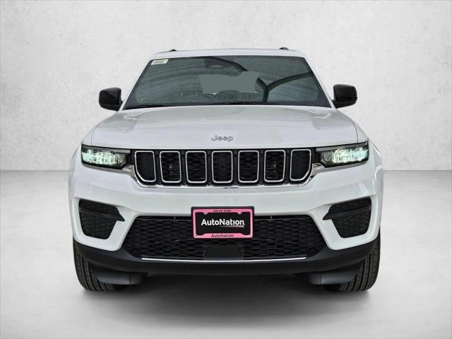 2026 Jeep Grand Cherokee Laredo 4x2