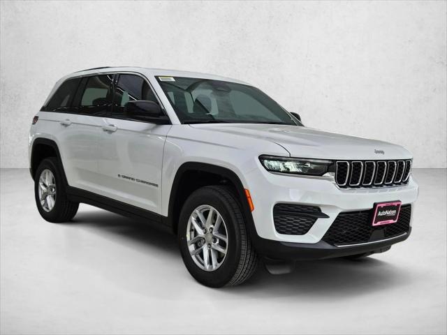 2026 Jeep Grand Cherokee Laredo 4x2