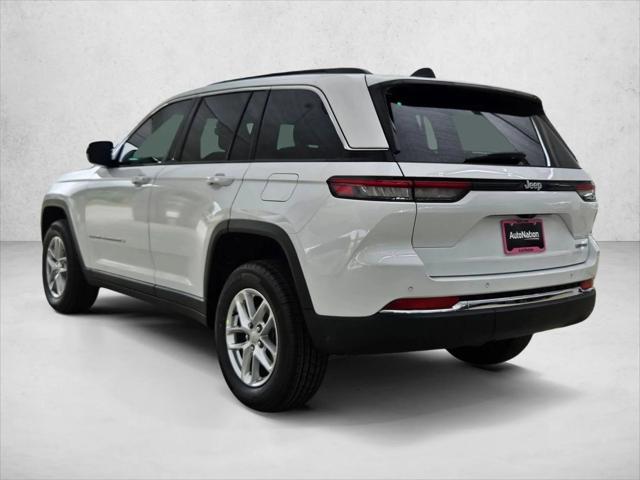 2026 Jeep Grand Cherokee Laredo 4x2