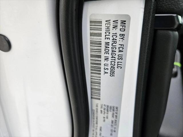 2026 Jeep Grand Cherokee Laredo 4x2