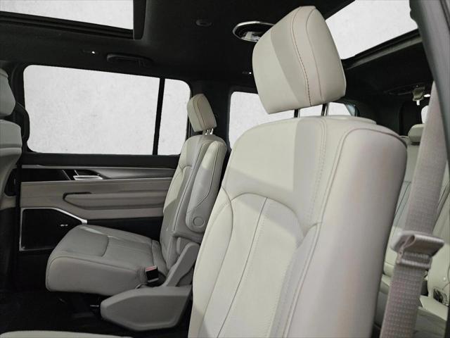 2026 Jeep Grand Wagoneer 4x2