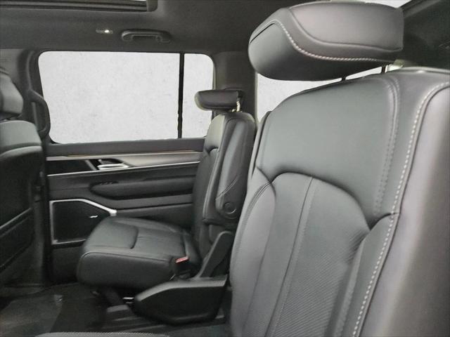 2026 Jeep Grand Wagoneer 4x2