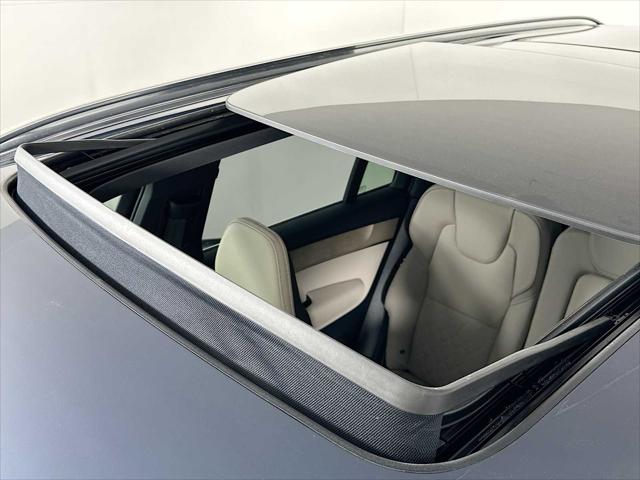 2026 Volvo XC90 Plus, B6 AWD Gas (mild hybrid), Gasoline, Bright, 7 Seats