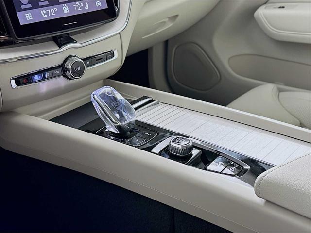 2026 Volvo XC60 Plug-In Hybrid Ultra, T8 AWD Electric/Gasoline, Dark