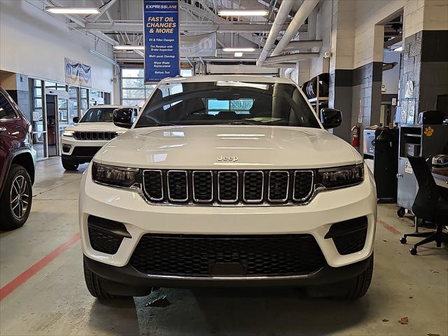 2026 Jeep Grand Cherokee GRAND CHEROKEE LAREDO X 4X4