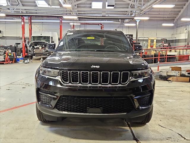 2026 Jeep Grand Cherokee GRAND CHEROKEE LAREDO X 4X4