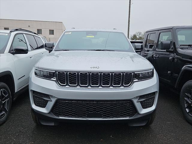2026 Jeep Grand Cherokee GRAND CHEROKEE LAREDO X 4X4