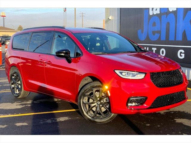 2026 Chrysler Pacifica PACIFICA SELECT AWD