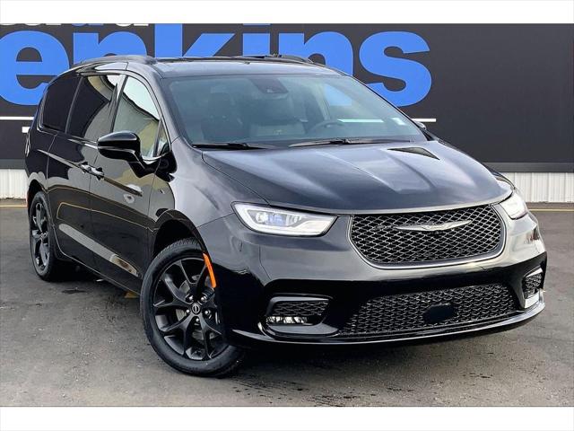 2026 Chrysler Pacifica PACIFICA SELECT AWD