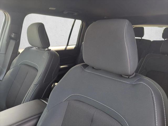 2026 Jeep Grand Cherokee Laredo 4x2