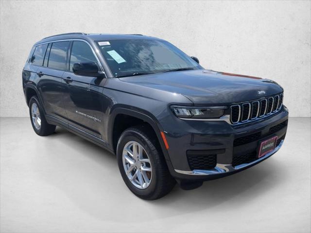 2026 Jeep Grand Cherokee Laredo 4x2