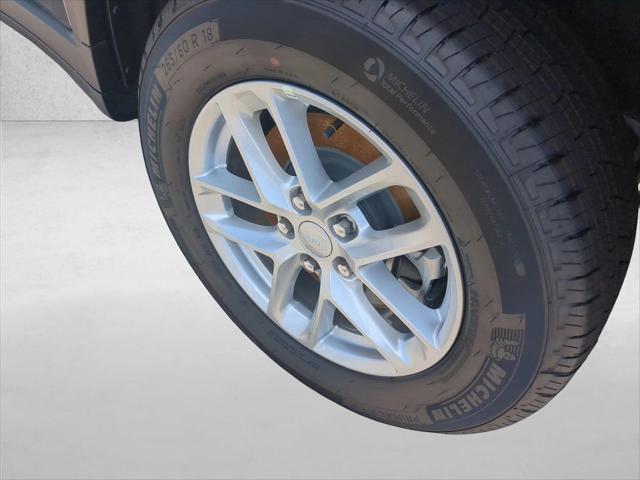 2026 Jeep Grand Cherokee Laredo 4x2