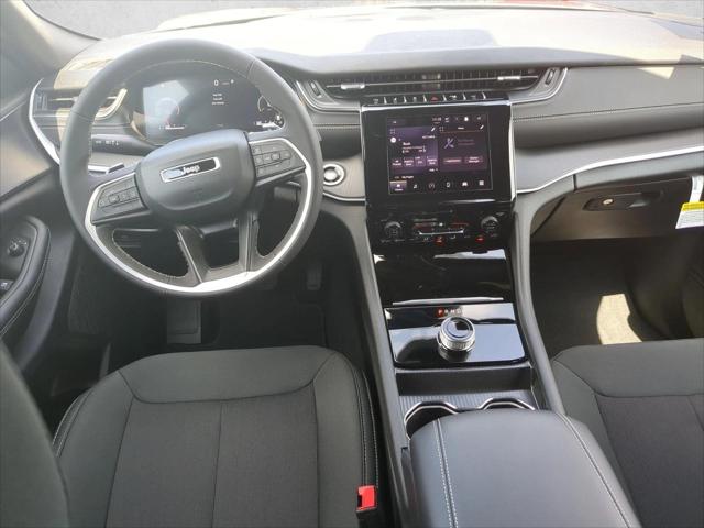 2026 Jeep Grand Cherokee Laredo 4x2