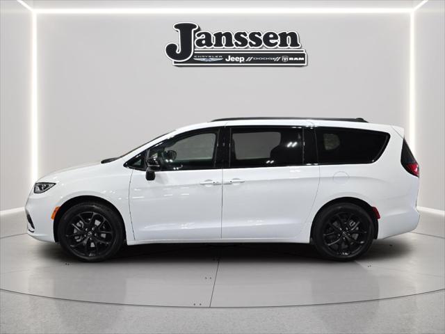 2026 Chrysler Pacifica PACIFICA SELECT AWD
