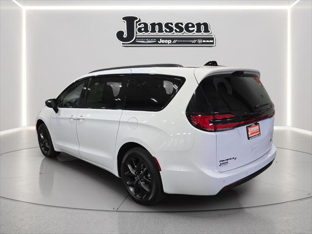 2026 Chrysler Pacifica PACIFICA SELECT AWD