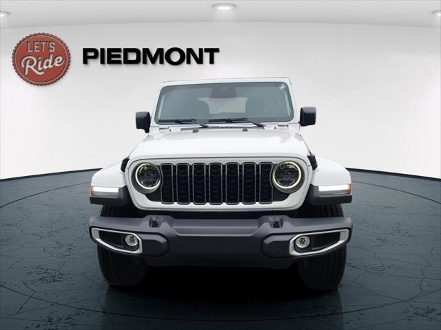 2026 Jeep Gladiator GLADIATOR SAHARA 4X4 2026 Jeep Gladiator GLADIATOR SAHARA 4X4