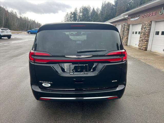 2026 Chrysler Pacifica Select AWD