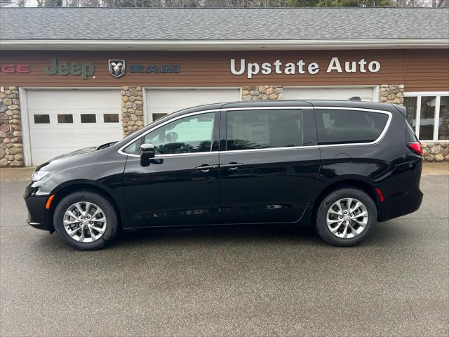 2026 Chrysler Pacifica Select AWD