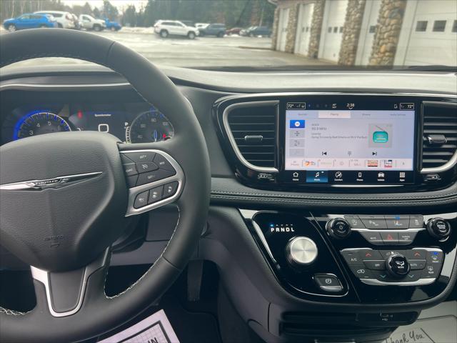2026 Chrysler Pacifica Select AWD
