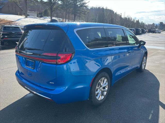 2026 Chrysler Pacifica Select AWD