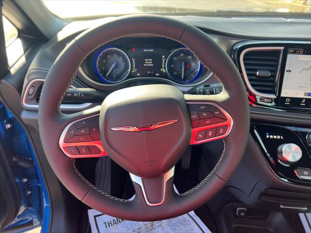 2026 Chrysler Pacifica Select AWD
