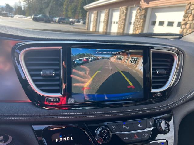 2026 Chrysler Pacifica Select AWD