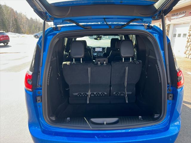 2026 Chrysler Pacifica Select AWD