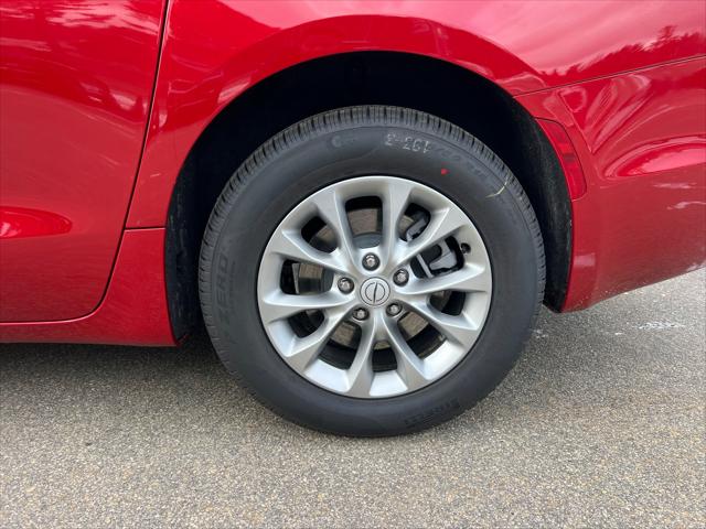 2026 Chrysler Pacifica Select AWD