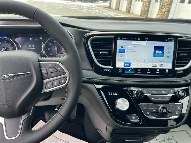 2026 Chrysler Pacifica Select AWD