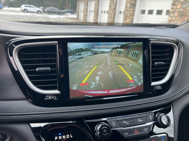 2026 Chrysler Pacifica Select AWD