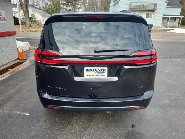 2026 Chrysler Pacifica PACIFICA SELECT AWD