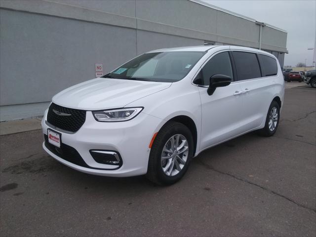 2026 Chrysler Pacifica PACIFICA SELECT AWD