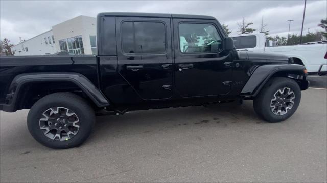 2026 Jeep Gladiator GLADIATOR SAHARA 4X4