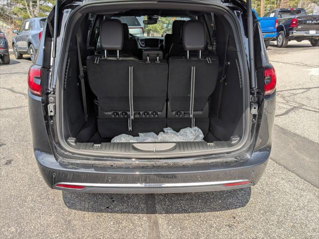 2026 Chrysler Pacifica Select AWD