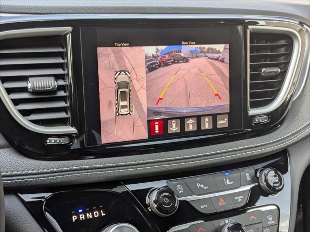 2026 Chrysler Pacifica Select AWD