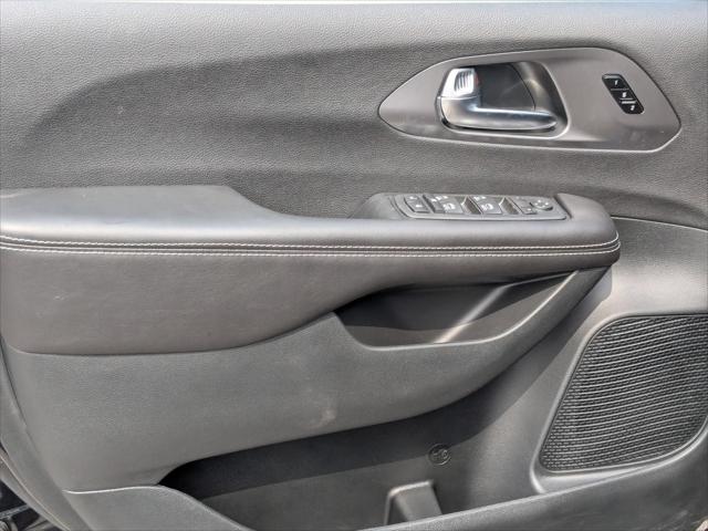 2026 Chrysler Pacifica Select AWD