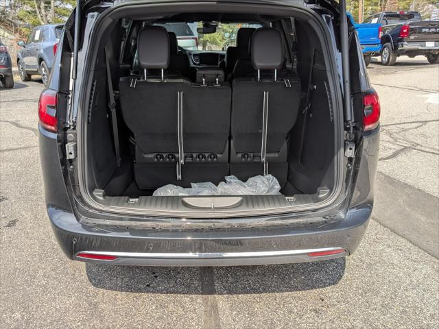 2026 Chrysler Pacifica Select AWD