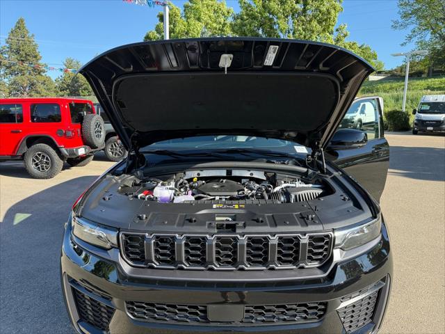 2026 Jeep Grand Cherokee Altitude 4x4