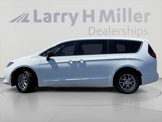 2026 Chrysler Voyager VOYAGER LX