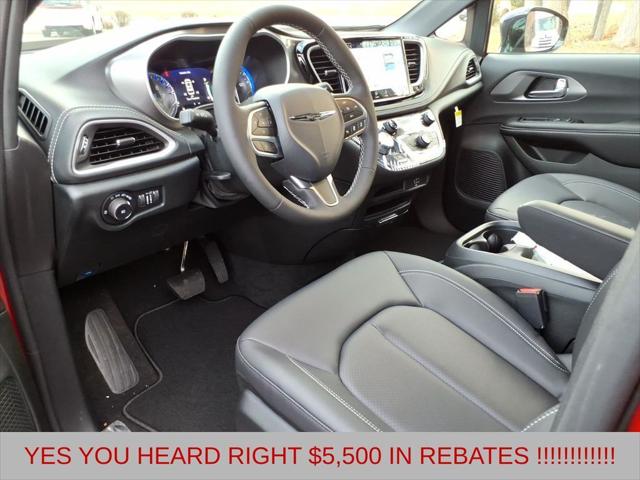 2026 Chrysler Pacifica Select