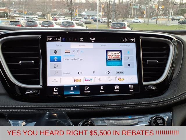 2026 Chrysler Pacifica Select