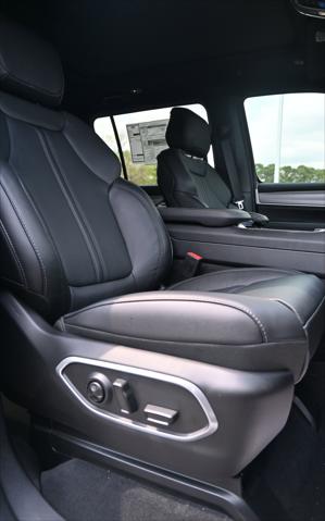 New 2026 High Gloss Black Exterior Paint Jeep Grand Wagoneer image 66