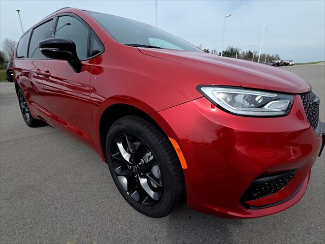 2026 Chrysler Pacifica Select AWD