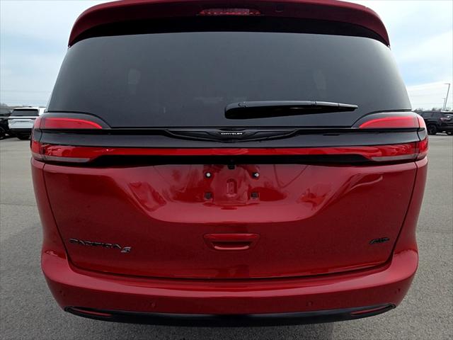 2026 Chrysler Pacifica Select AWD
