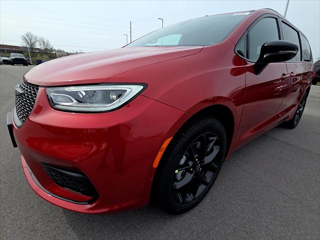 2026 Chrysler Pacifica Select AWD