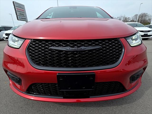 2026 Chrysler Pacifica Select AWD